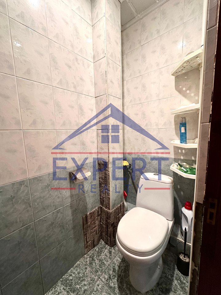 3 Սենյականոց Բնակարան Քարե Շենքում, 76քմ, 2/5 հարկ, Նորմալ Վիճակում