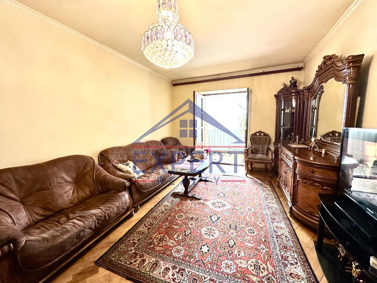 3 Սենյականոց Բնակարան Քարե Շենքում, 76քմ, 2/5 հարկ, Նորմալ Վիճակում