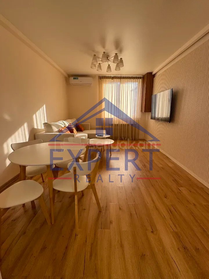 2 Սենյականոց Բնակարան Քարե Շենքում, 52քմ, 5/5 հարկ, Կապիտալ Վերանորոգված