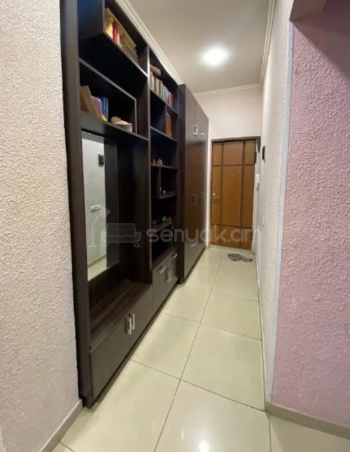 3 Սենյականոց Բնակարան Քարե Շենքում, 76քմ, 5/5 հարկ, Կոսմետիկ Վերանորոգված