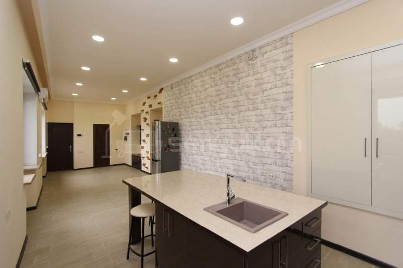 6 Սենյականոց Նորակառույց Շքեղ Առանձնատուն, 250քմ, Կահավորված, Լողավազանով