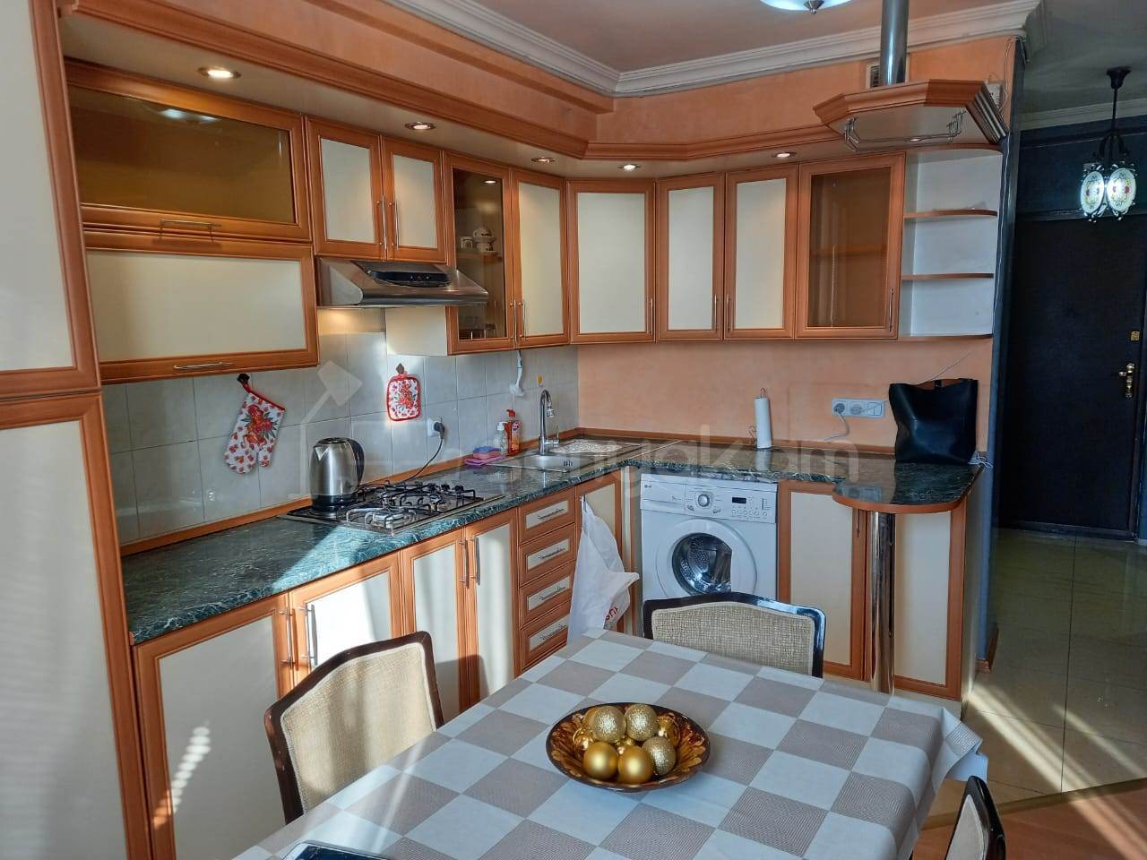 1 Սենյականոց Բնակարան, 40քմ, 6/9 հարկ, Կապիտալ Վերանորոգված, Կահավորված, Արևկող