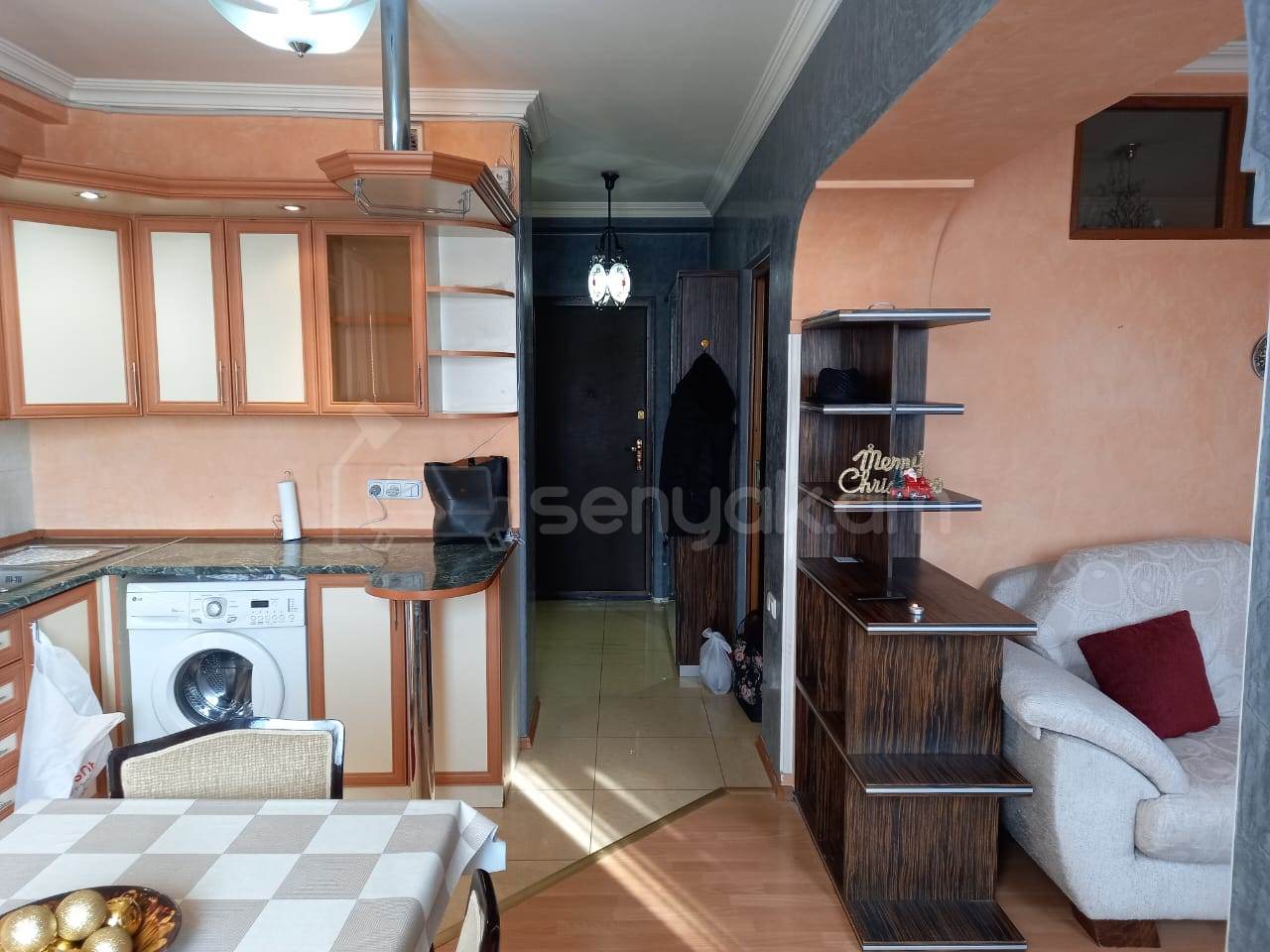 1 Սենյականոց Բնակարան, 40քմ, 6/9 հարկ, Կապիտալ Վերանորոգված, Կահավորված, Արևկող