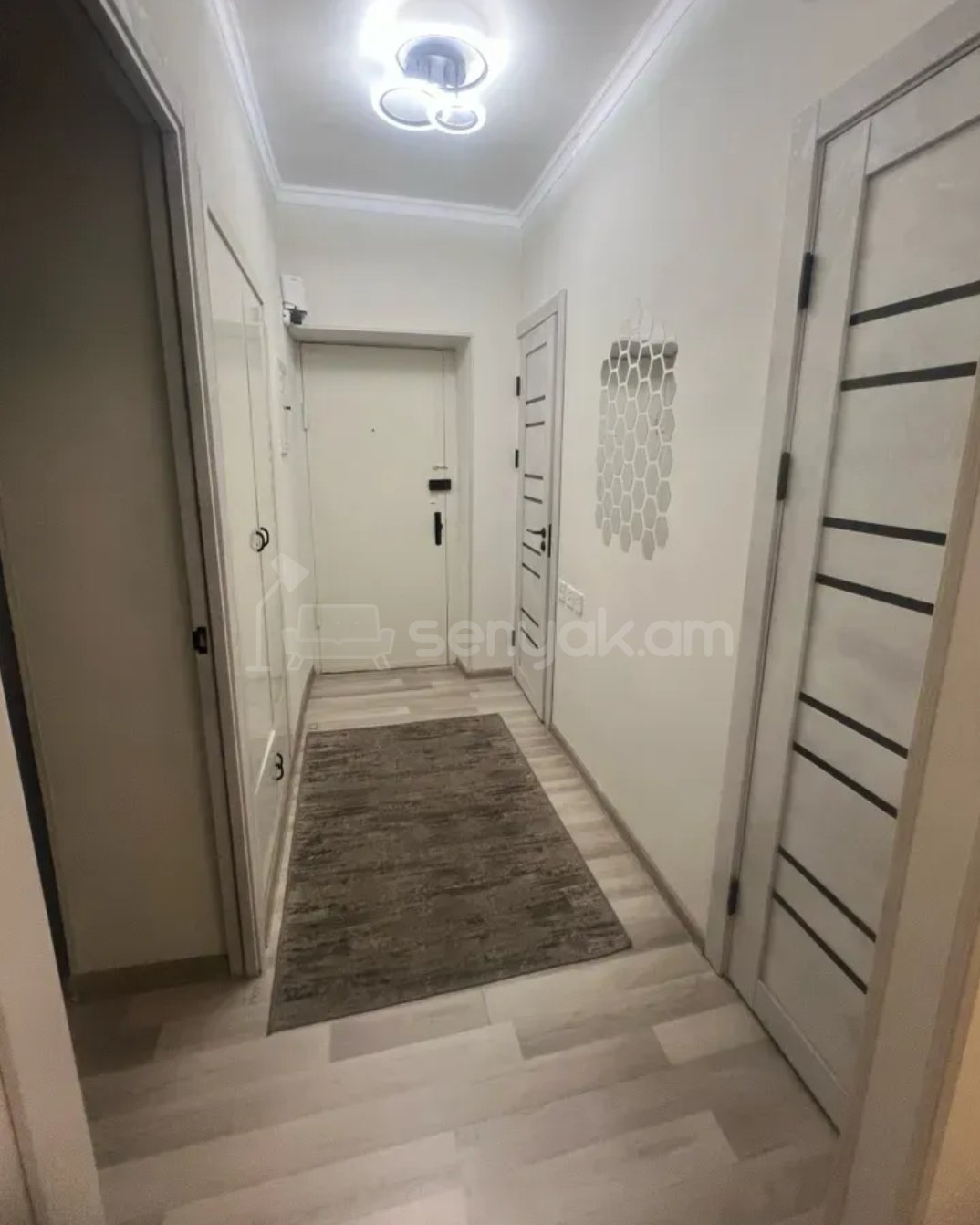 2 Սենյականոց Բնակարան Քարե Շենքում, 59քմ, 5/5 հարկ, Կապիտալ Վերանորոգված