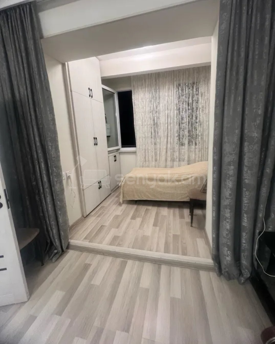 2 Սենյականոց Բնակարան Քարե Շենքում, 59քմ, 5/5 հարկ, Կապիտալ Վերանորոգված