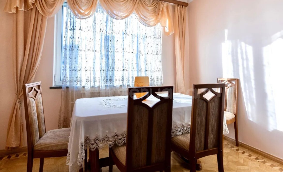 3 Սենյականոց Բնակարան Քարե Շենքում, 83քմ, 5/5 հարկ, Կապիտալ Վերանորոգված, Կահավորված, Արևկող