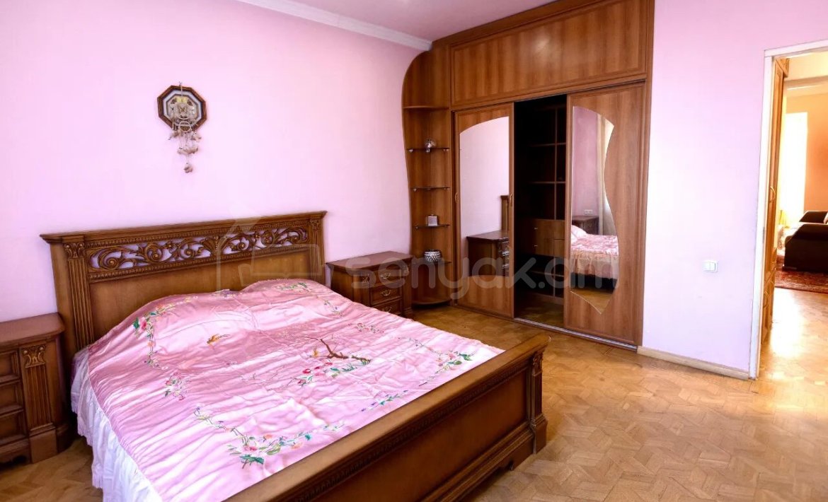 3 Սենյականոց Բնակարան Քարե Շենքում, 83քմ, 5/5 հարկ, Կապիտալ Վերանորոգված, Կահավորված, Արևկող