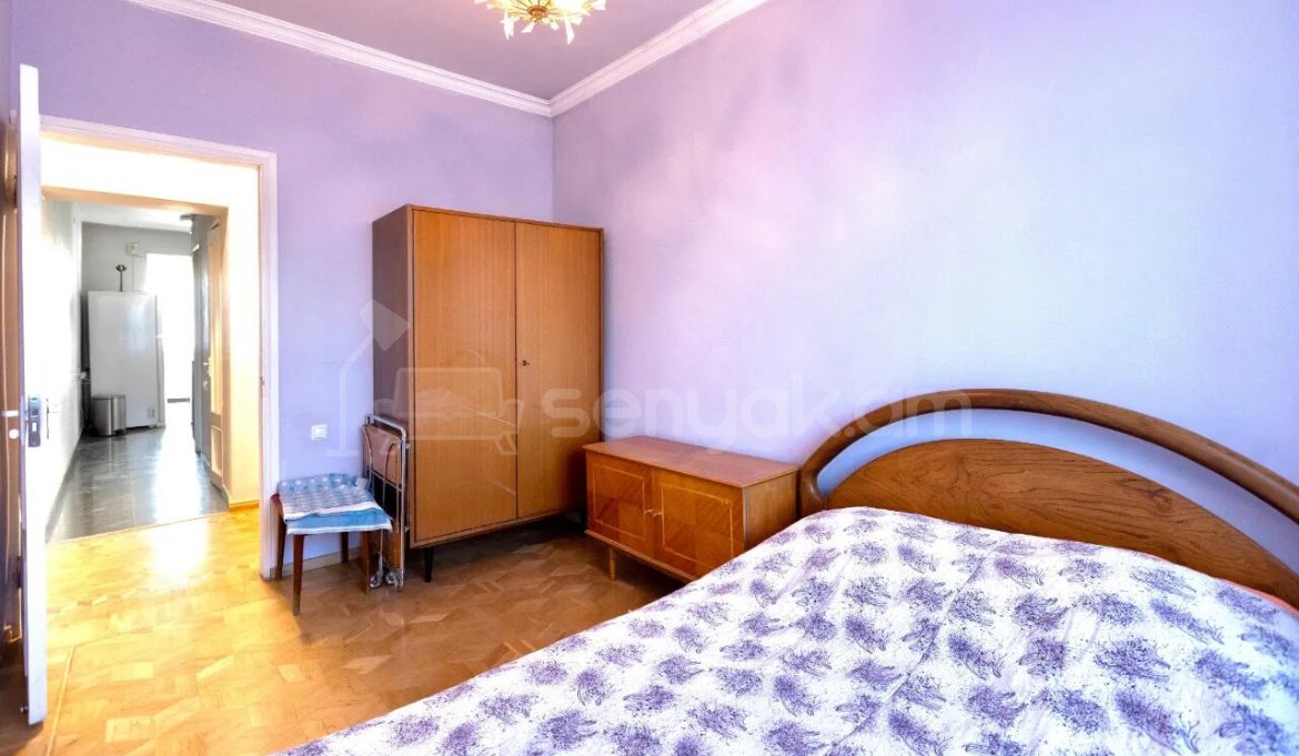 3 Սենյականոց Բնակարան Քարե Շենքում, 83քմ, 5/5 հարկ, Կապիտալ Վերանորոգված, Կահավորված, Արևկող