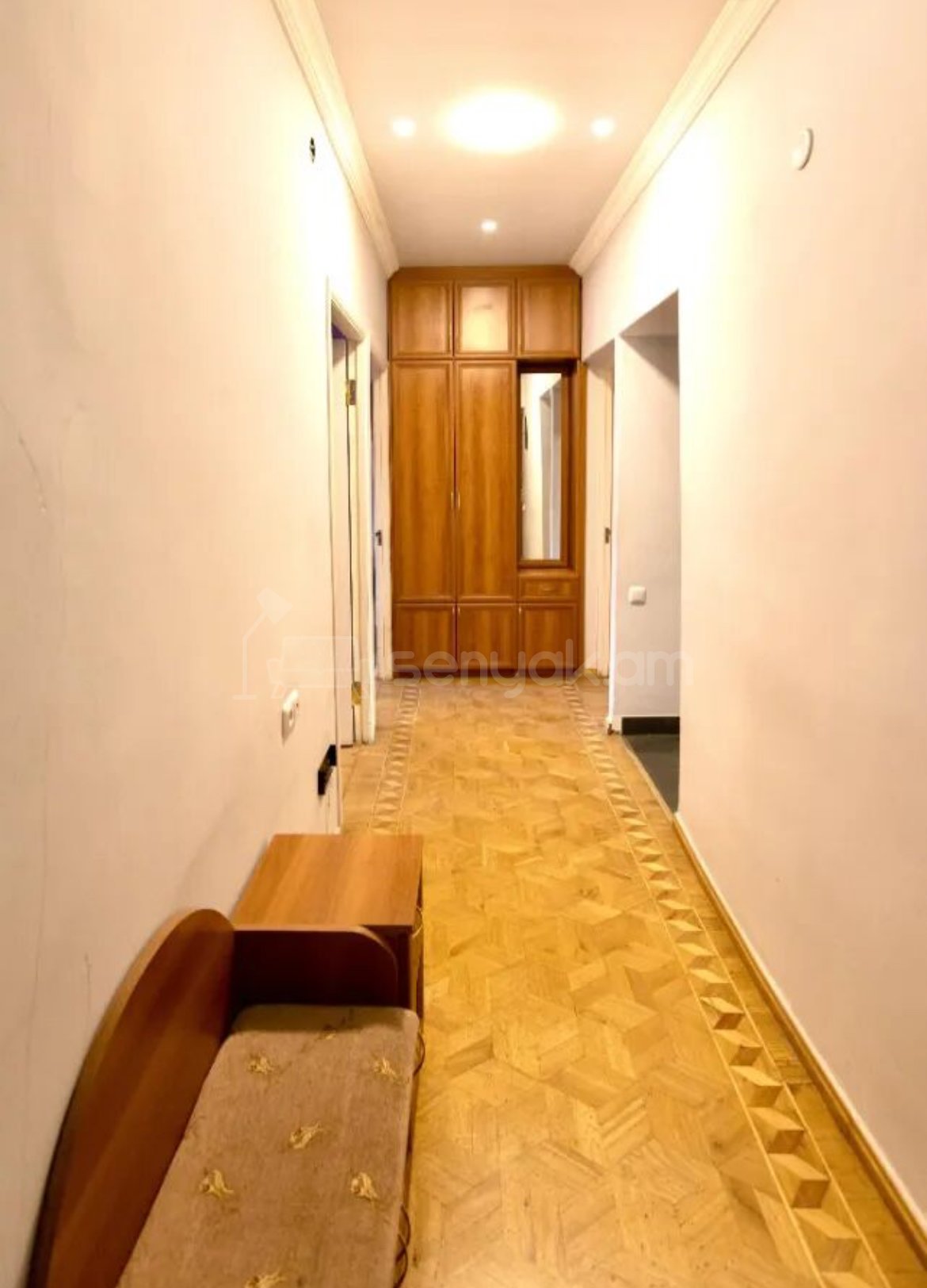 3 Սենյականոց Բնակարան Քարե Շենքում, 83քմ, 5/5 հարկ, Կապիտալ Վերանորոգված, Կահավորված, Արևկող