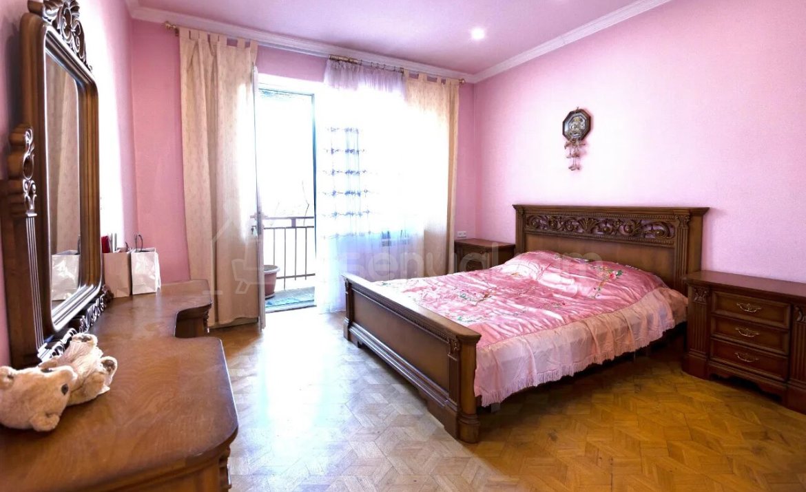 3 Սենյականոց Բնակարան Քարե Շենքում, 83քմ, 5/5 հարկ, Կապիտալ Վերանորոգված, Կահավորված, Արևկող