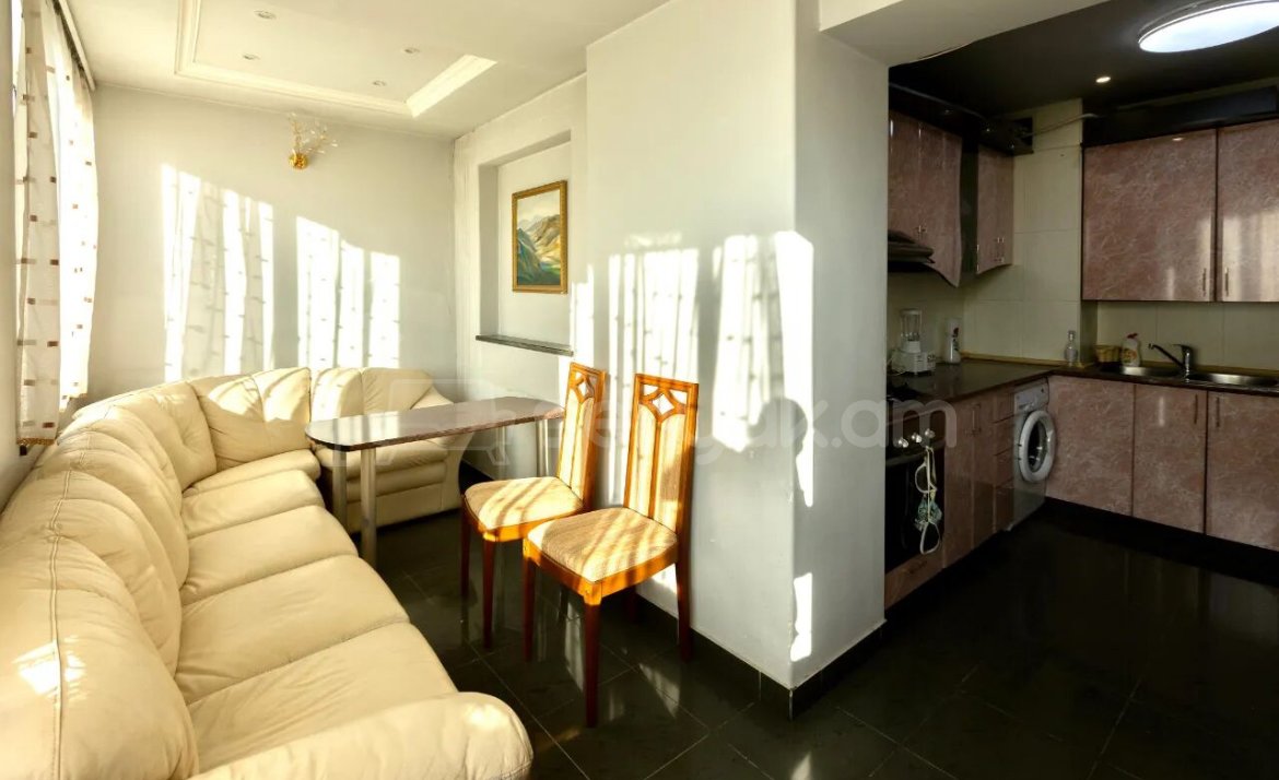 3 Սենյականոց Բնակարան Քարե Շենքում, 83քմ, 5/5 հարկ, Կապիտալ Վերանորոգված, Կահավորված, Արևկող