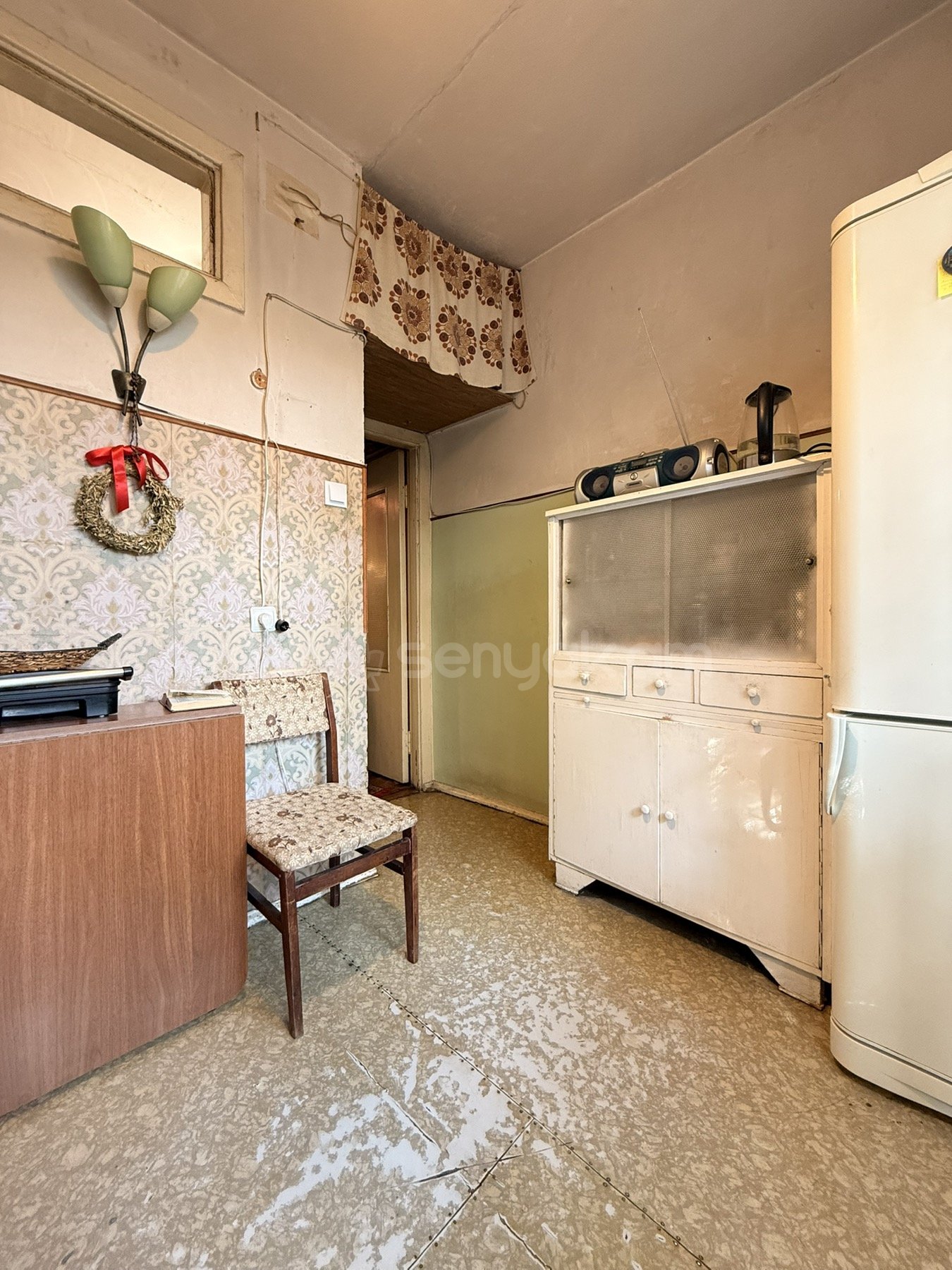 3 Սենյականոց Բնակարան Քարե Շենքում, 87քմ, 5/5 հարկ, Նորմալ Վիճակում