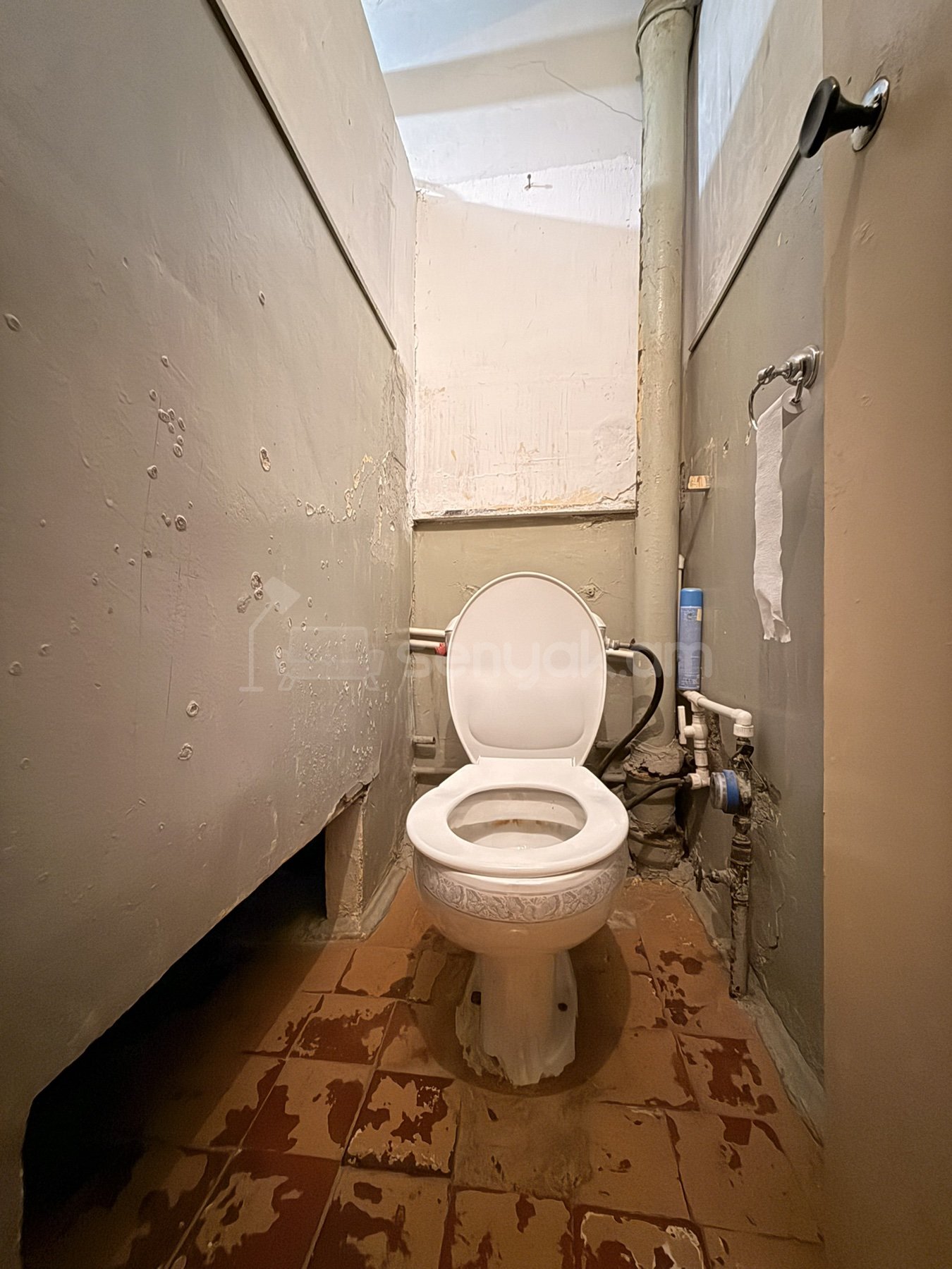 3 Սենյականոց Բնակարան Քարե Շենքում, 87քմ, 5/5 հարկ, Նորմալ Վիճակում