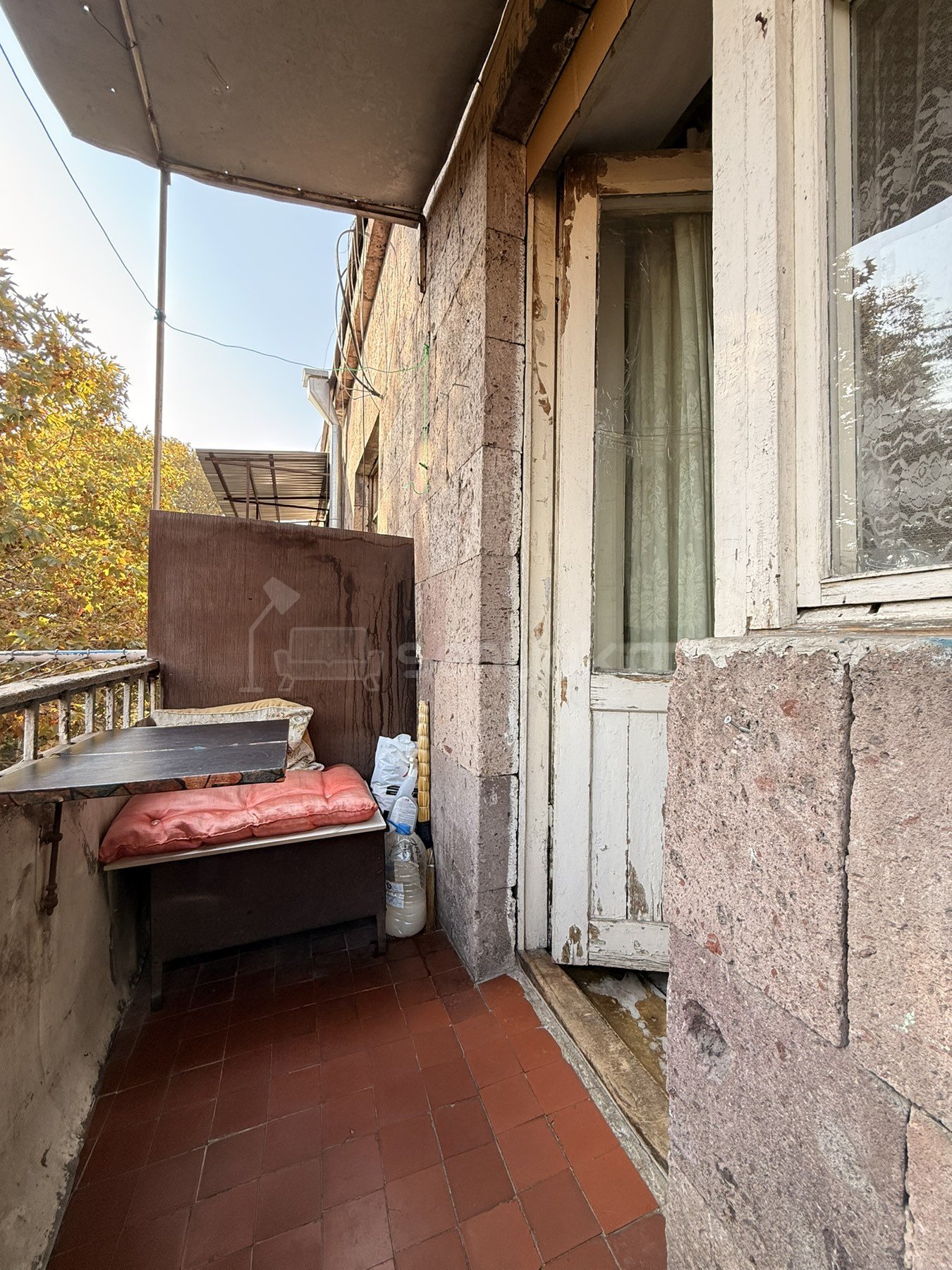 3 Սենյականոց Բնակարան Քարե Շենքում, 87քմ, 5/5 հարկ, Նորմալ Վիճակում