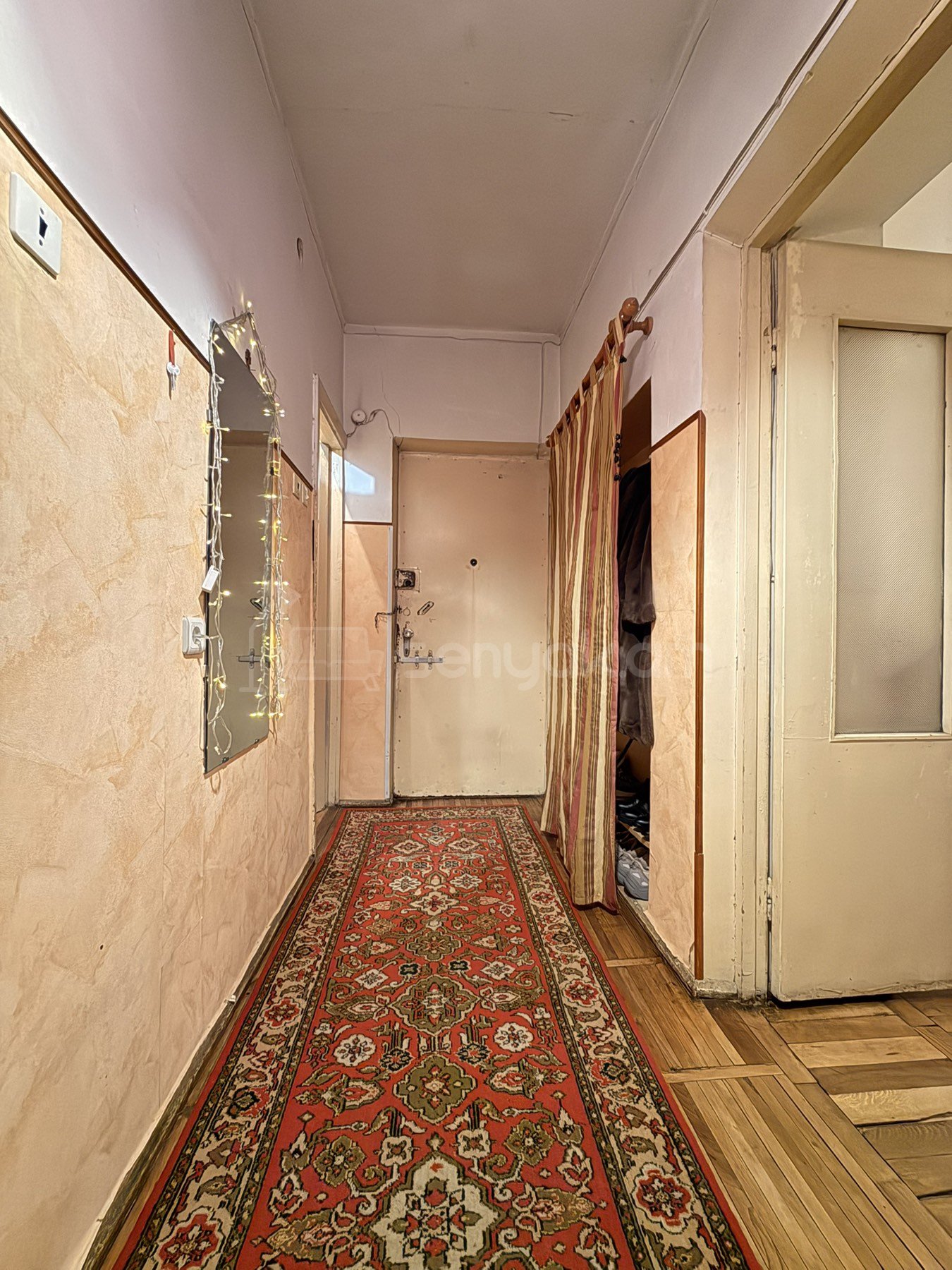 3 Սենյականոց Բնակարան Քարե Շենքում, 87քմ, 5/5 հարկ, Նորմալ Վիճակում