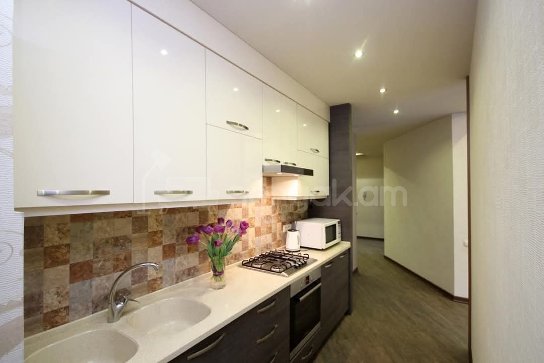 3 Սենյականոց Բնակարան Նորակառույցում, 80քմ, 7/12 հարկ, Դիզայներական Վերանորոգված