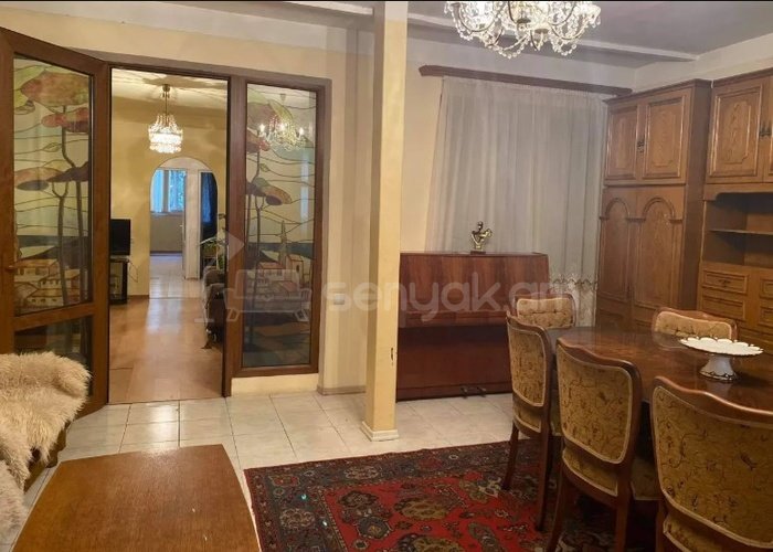 3 Սենյականոց Բնակարան Քարե Շենքում, 107քմ, 1/5 հարկ, Կոսմետիկ Վերանորոգված, Կահավորված, Արևկող