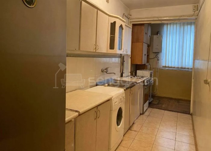 3 Սենյականոց Բնակարան Քարե Շենքում, 107քմ, 1/5 հարկ, Կոսմետիկ Վերանորոգված, Կահավորված, Արևկող