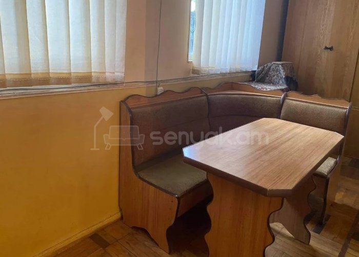 3 Սենյականոց Բնակարան Քարե Շենքում, 107քմ, 1/5 հարկ, Կոսմետիկ Վերանորոգված, Կահավորված, Արևկող