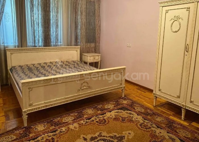 3 Սենյականոց Բնակարան Քարե Շենքում, 107քմ, 1/5 հարկ, Կոսմետիկ Վերանորոգված, Կահավորված, Արևկող