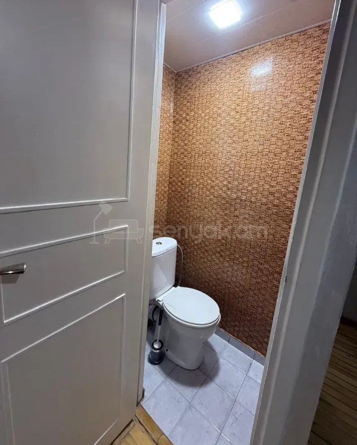 3 Սենյականոց Բնակարան, 80քմ, 1/9 հարկ, Նորմալ Վիճակում, Կահավորված