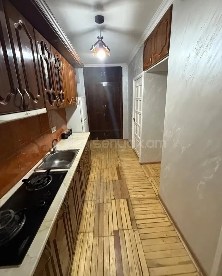 3 Սենյականոց Բնակարան, 80քմ, 1/9 հարկ, Նորմալ Վիճակում, Կահավորված