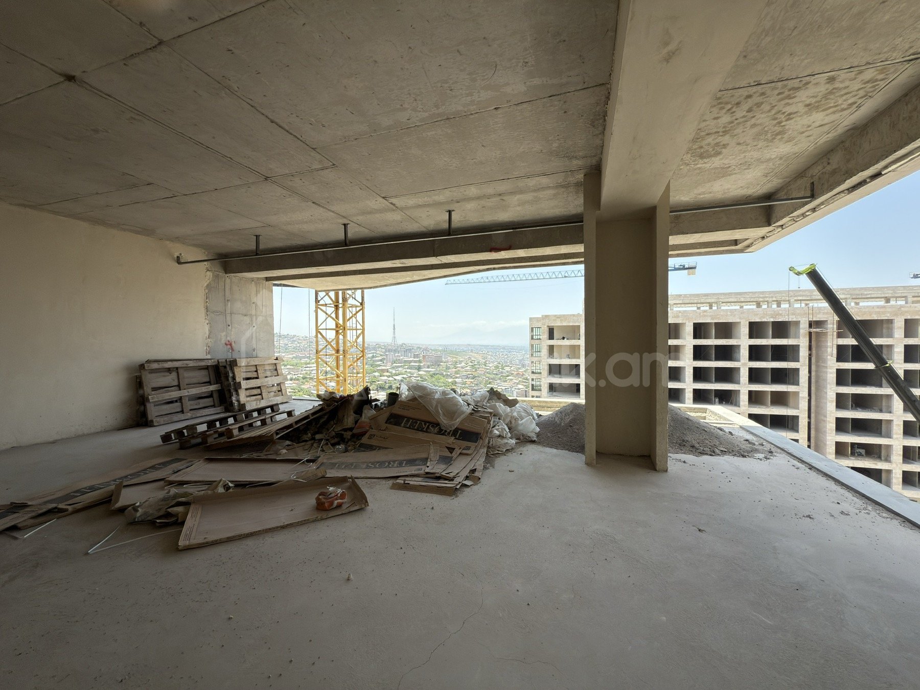 3 Սենյականոց Բնակարան Նորակառույցում, 139քմ, 6/9 հարկ, Զրոյական Վիճակում