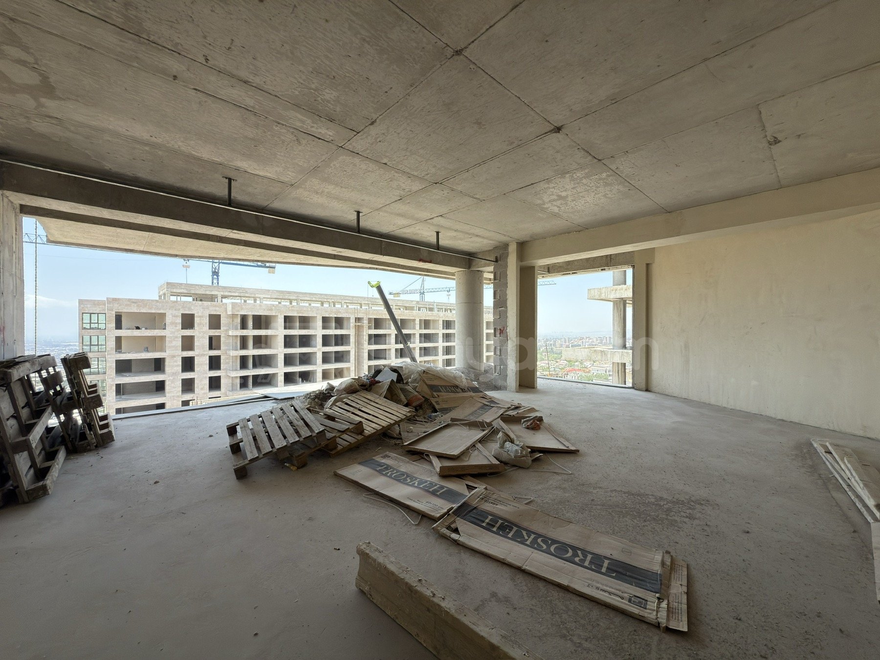 3 Սենյականոց Բնակարան Նորակառույցում, 139քմ, 6/9 հարկ, Զրոյական Վիճակում