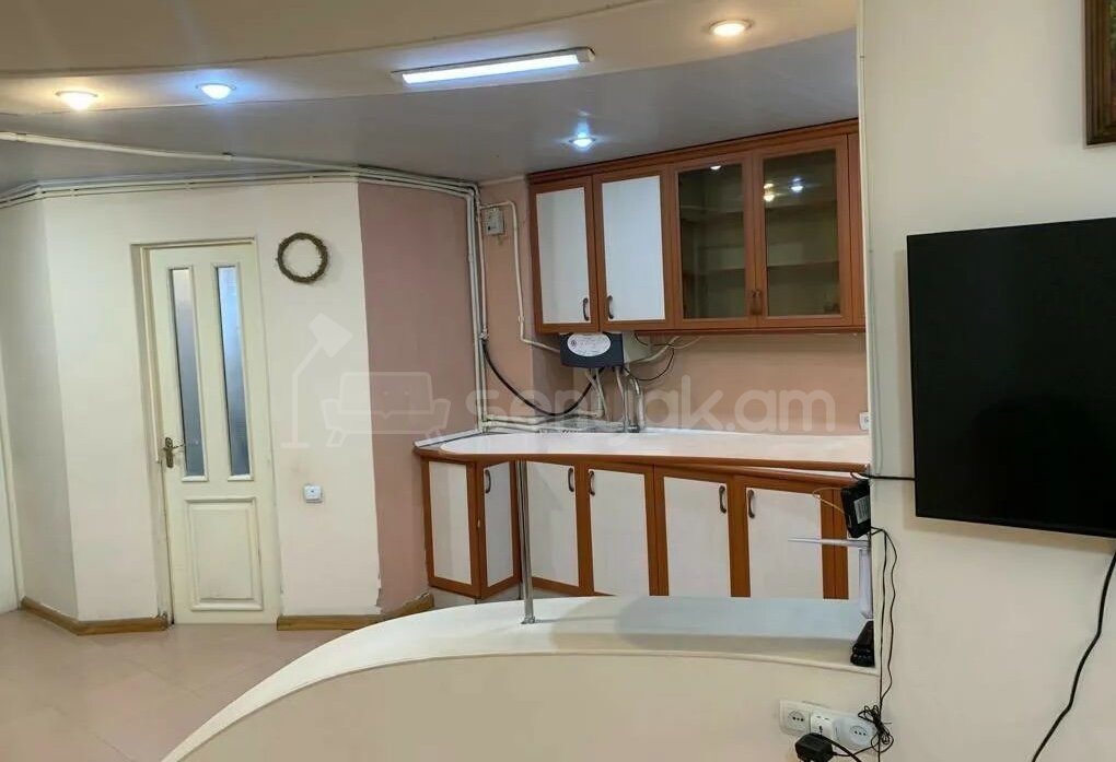 2 Սենյականոց Բնակարան, 63քմ, 3/9 հարկ, Կապիտալ Վերանորոգված, Կահավորված