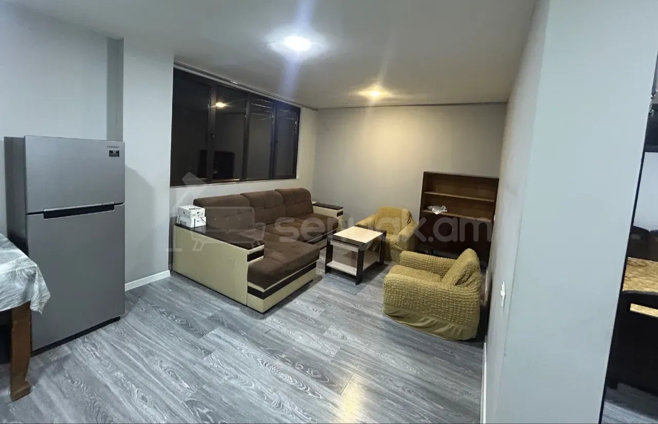 2 Սենյականոց Բնակարան Քարե Շենքում, 58քմ, 3/5 հարկ, Կապիտալ Վերանորոգված, Կահավորված