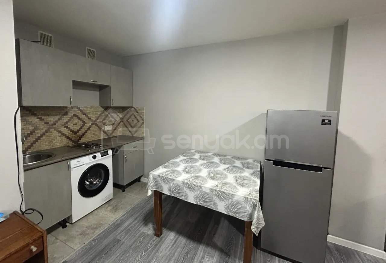 2 Սենյականոց Բնակարան Քարե Շենքում, 58քմ, 3/5 հարկ, Կապիտալ Վերանորոգված, Կահավորված