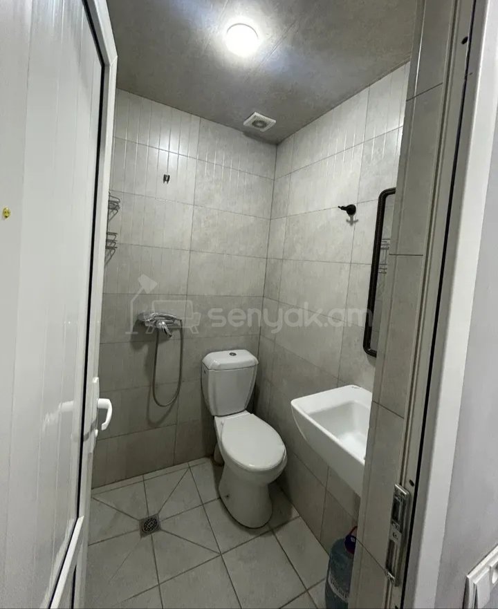 2 Սենյականոց Բնակարան Քարե Շենքում, 58քմ, 3/5 հարկ, Կապիտալ Վերանորոգված, Կահավորված