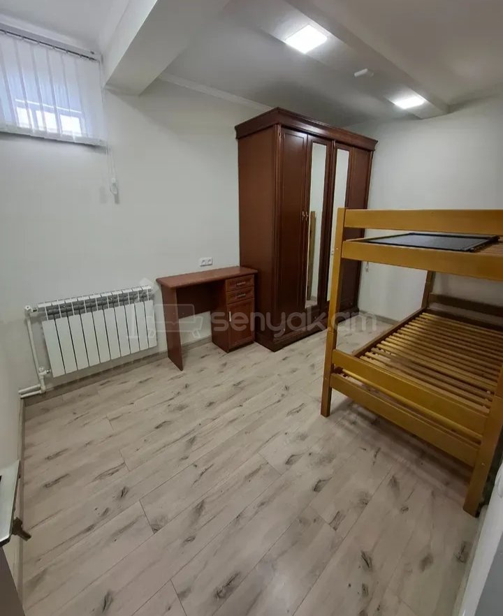 3 Սենյականոց Բնակարան Քարե Շենքում, 78քմ, 1/1 հարկ, Կապիտալ Վերանորոգված, Կահավորված