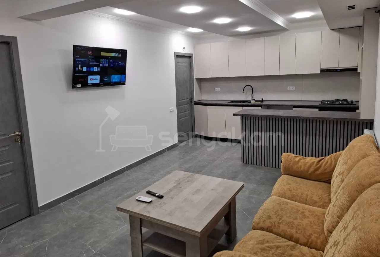 3 Սենյականոց Բնակարան Քարե Շենքում, 78քմ, 1/1 հարկ, Կապիտալ Վերանորոգված, Կահավորված