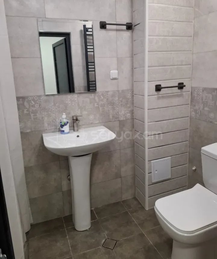 3 Սենյականոց Բնակարան Քարե Շենքում, 78քմ, 1/1 հարկ, Կապիտալ Վերանորոգված, Կահավորված