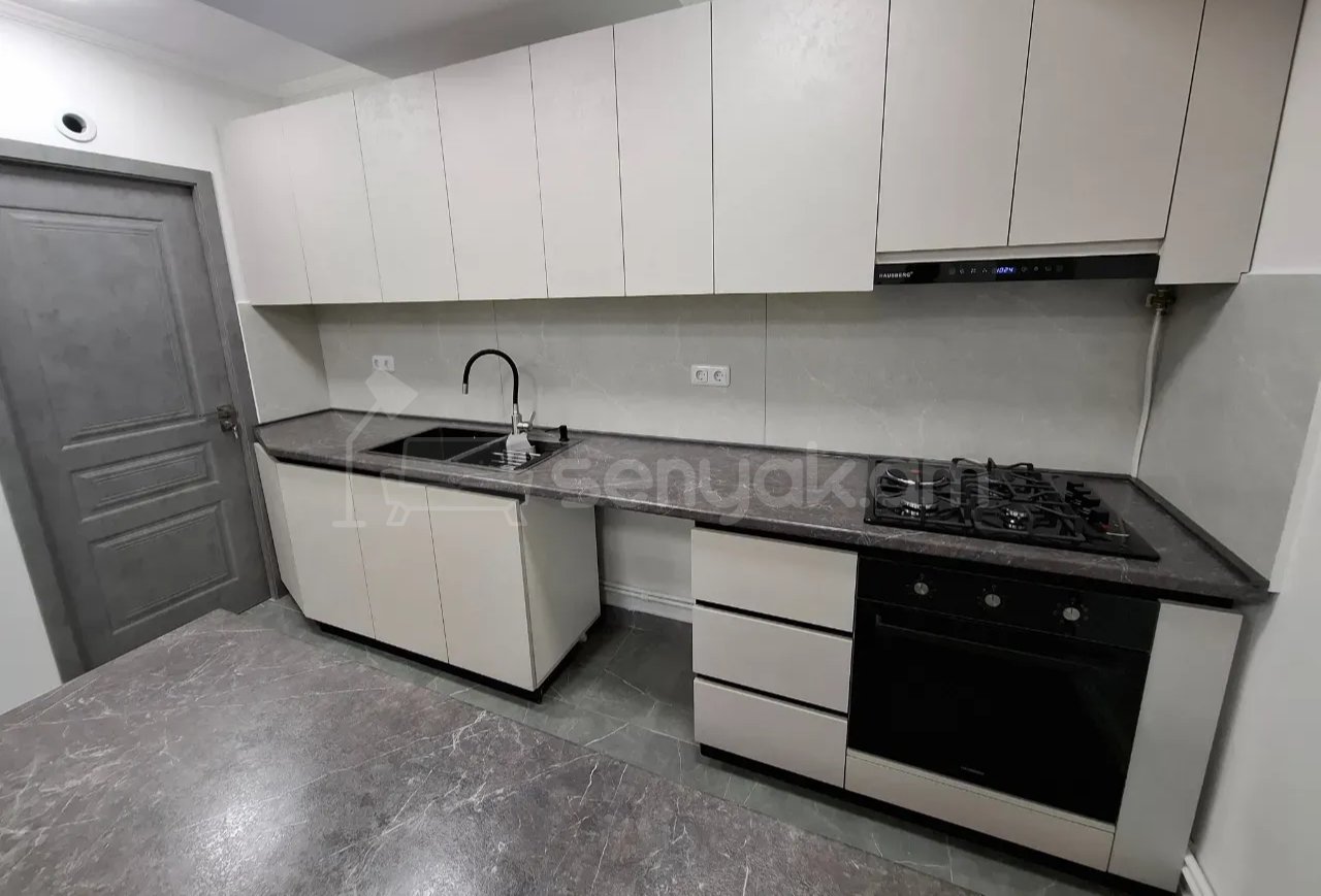 3 Սենյականոց Բնակարան Քարե Շենքում, 78քմ, 1/1 հարկ, Կապիտալ Վերանորոգված, Կահավորված