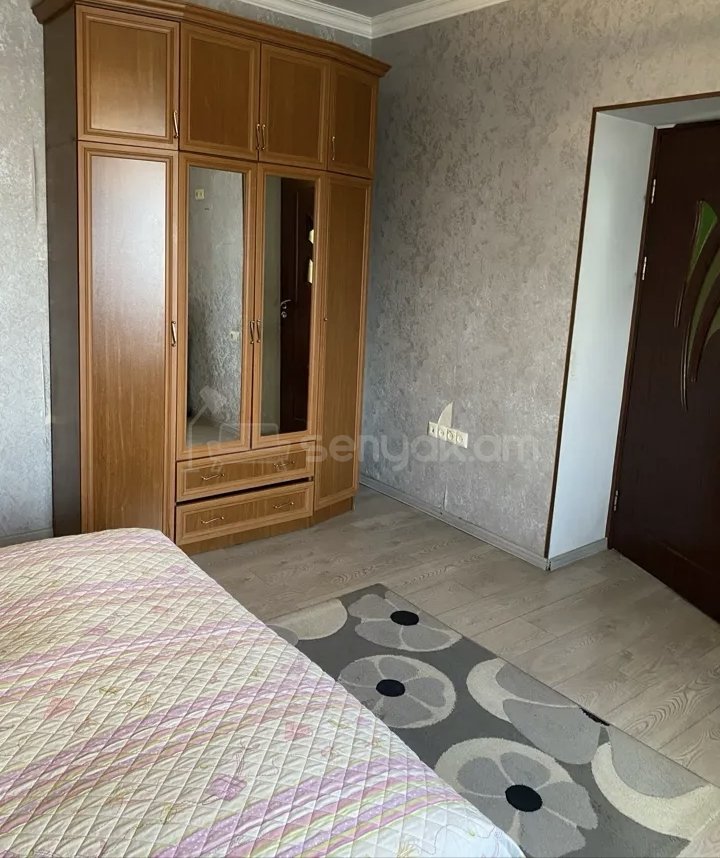 3 Սենյականոց Բնակարան Քարե Շենքում, 82քմ, 1/1 հարկ, Կապիտալ Վերանորոգված, Կահավորված