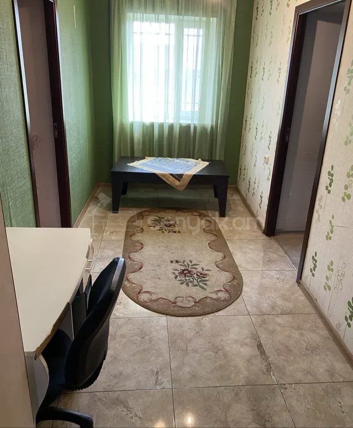 3 Սենյականոց Բնակարան Քարե Շենքում, 82քմ, 1/1 հարկ, Կապիտալ Վերանորոգված, Կահավորված