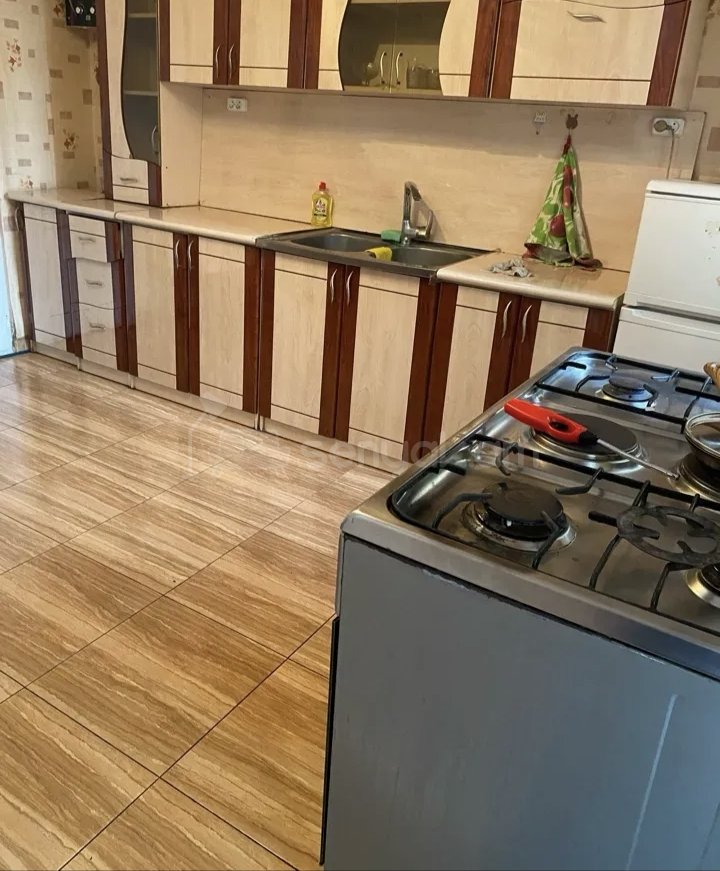 3 Սենյականոց Բնակարան Քարե Շենքում, 82քմ, 1/1 հարկ, Կապիտալ Վերանորոգված, Կահավորված