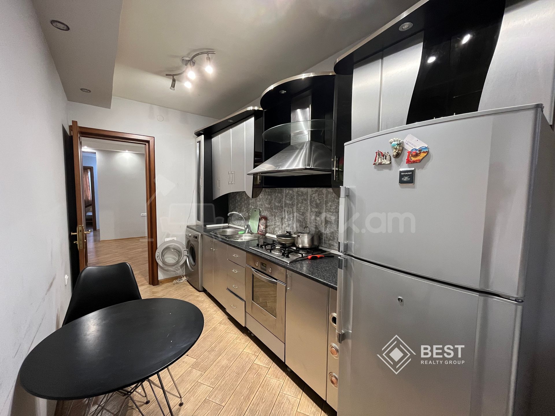 3 Սենյականոց Բնակարան Քարե Շենքում, 80քմ, 1/5 հարկ, Կապիտալ Վերանորոգված, Կահավորված, Արևկող