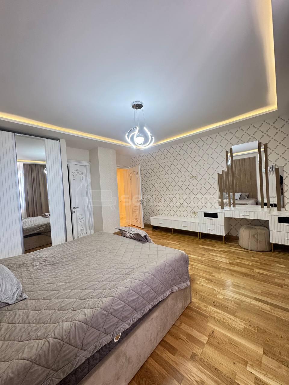 4 Սենյականոց Բնակարան, 300քմ, 15/16 հարկ, Դիզայներական Վերանորոգված, Կահավորված