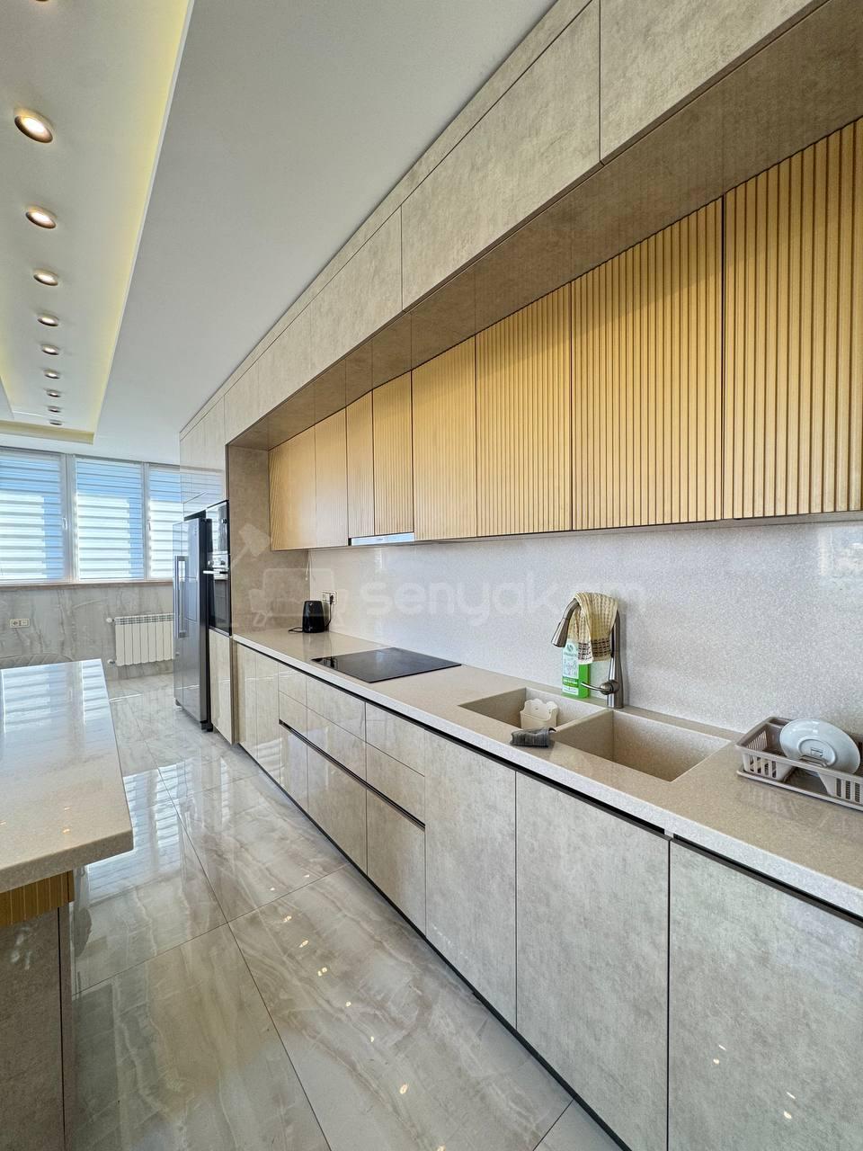 4 Սենյականոց Բնակարան, 300քմ, 15/16 հարկ, Դիզայներական Վերանորոգված, Կահավորված