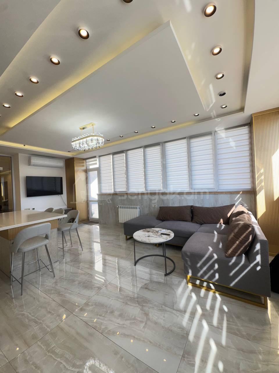 4 Սենյականոց Բնակարան, 300քմ, 15/16 հարկ, Դիզայներական Վերանորոգված, Կահավորված