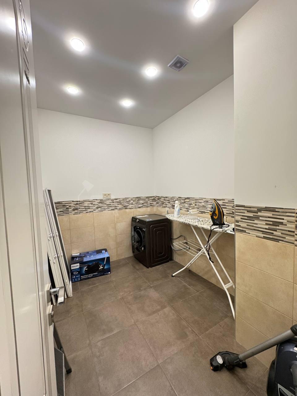 4 Սենյականոց Բնակարան, 300քմ, 15/16 հարկ, Դիզայներական Վերանորոգված, Կահավորված