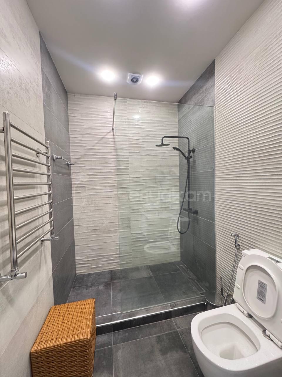 4 Սենյականոց Բնակարան, 300քմ, 15/16 հարկ, Դիզայներական Վերանորոգված, Կահավորված