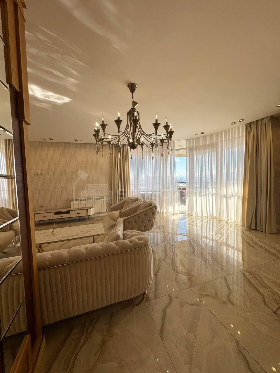 4 Սենյականոց Բնակարան, 300քմ, 15/16 հարկ, Դիզայներական Վերանորոգված, Կահավորված