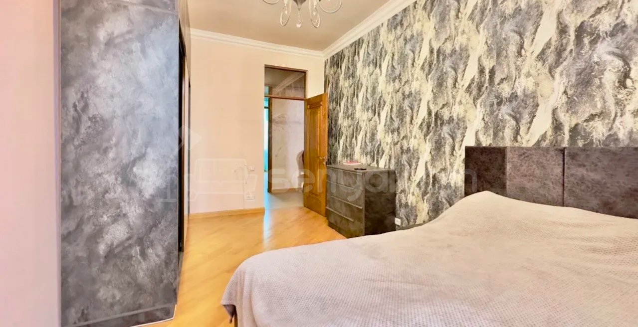 3 Սենյականոց Բնակարան Քարե Շենքում, 80քմ, 2/5 հարկ, Դիզայներական Վերանորոգված, Կահավորված