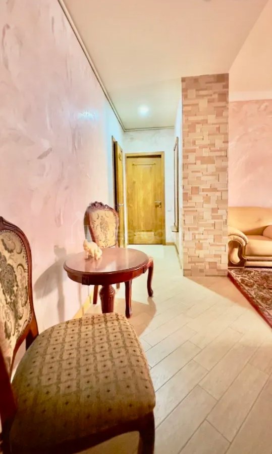 3 Սենյականոց Բնակարան Քարե Շենքում, 80քմ, 2/5 հարկ, Դիզայներական Վերանորոգված, Կահավորված