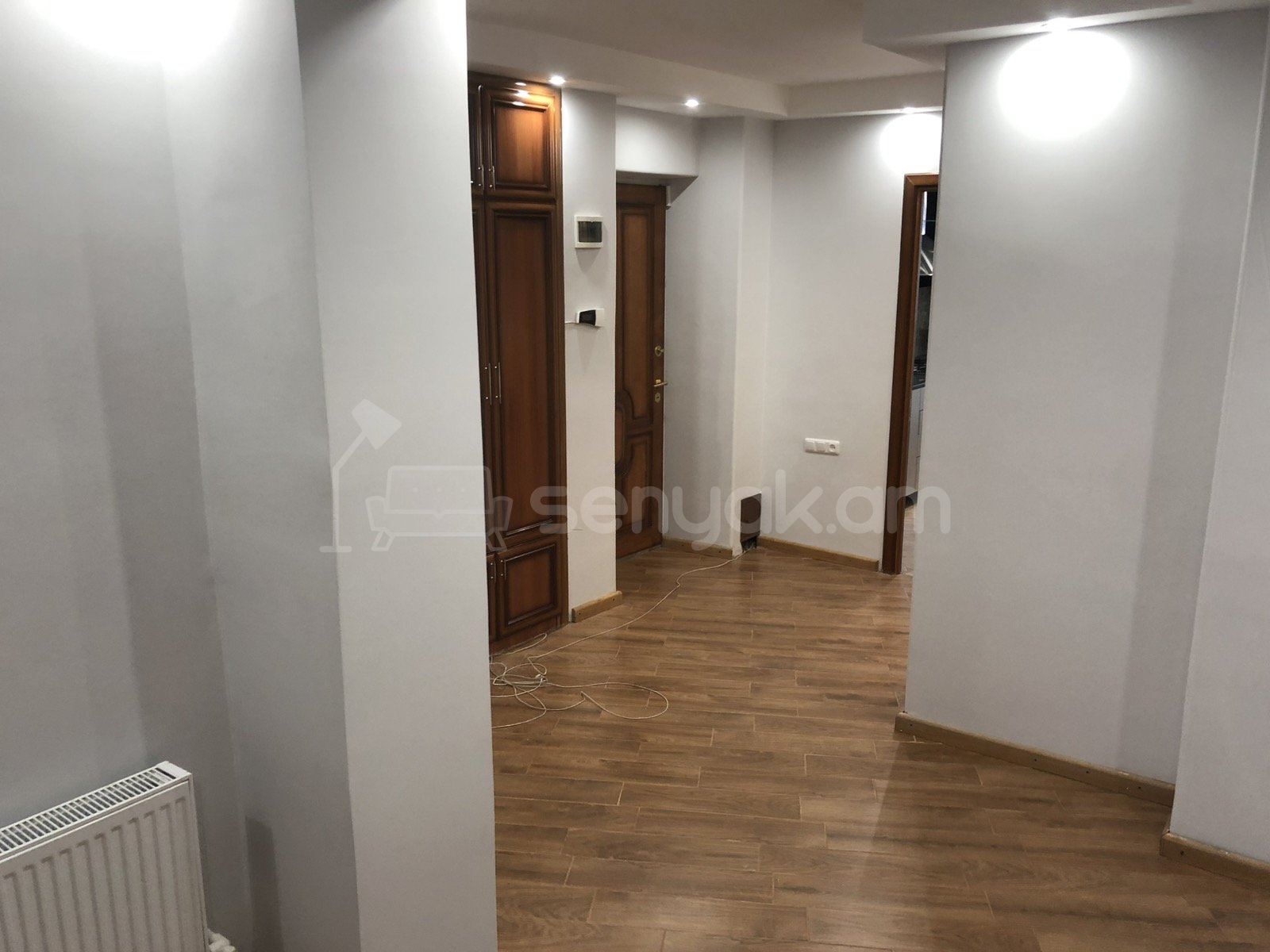 3 Սենյականոց Բնակարան Քարե Շենքում, 70քմ, 1/5 հարկ, Կապիտալ Վերանորոգված, Կահավորված