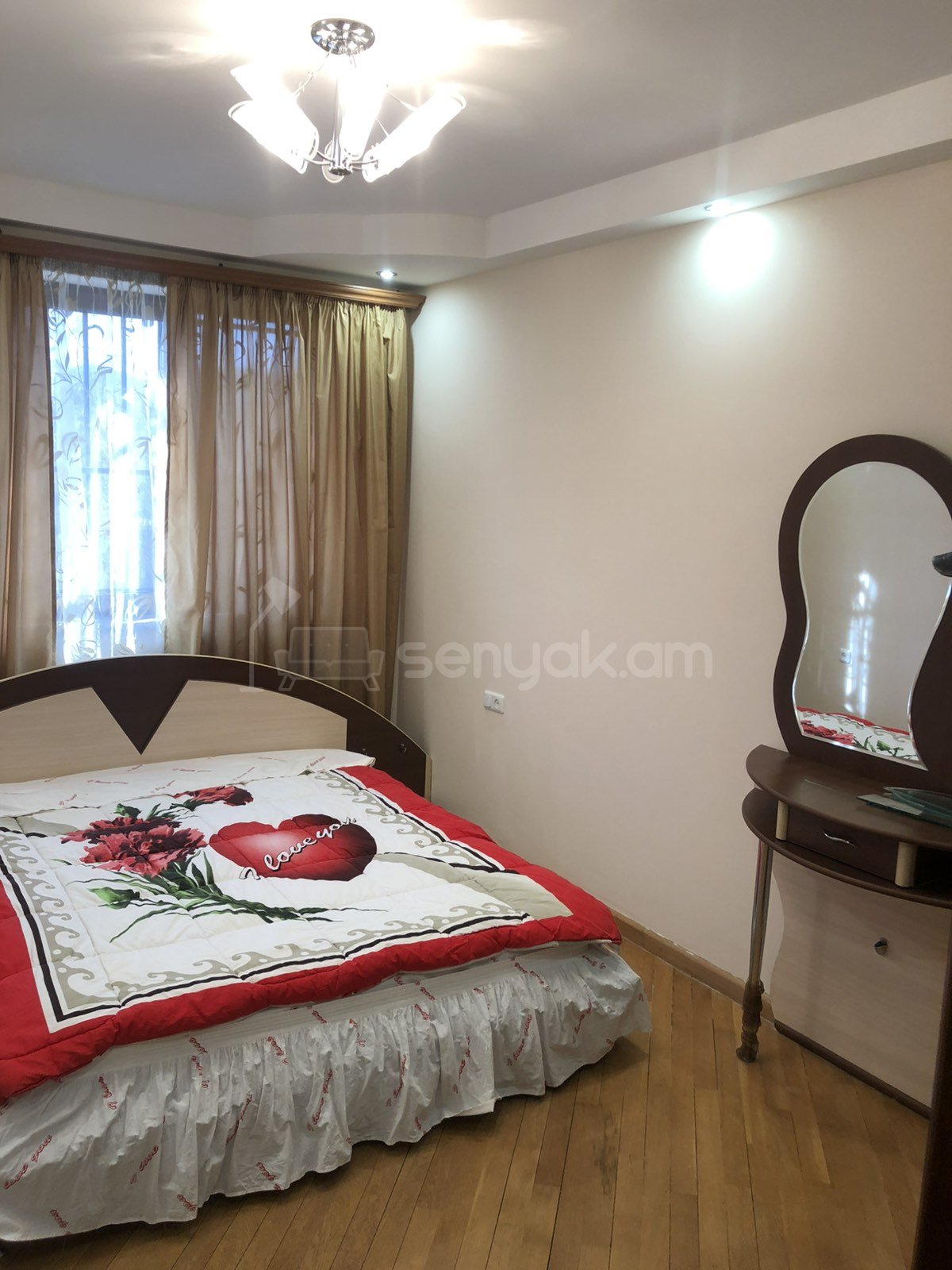 3 Սենյականոց Բնակարան Քարե Շենքում, 70քմ, 1/5 հարկ, Կապիտալ Վերանորոգված, Կահավորված